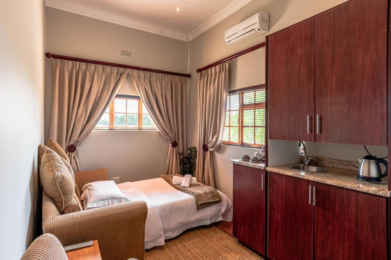 Mooiplaas Guesthouse Oudtshoorn Dış mekan fotoğraf